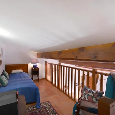 Vakantiehuis Charmante Maison Avec Vue Sur La Montagne A Ceyreste